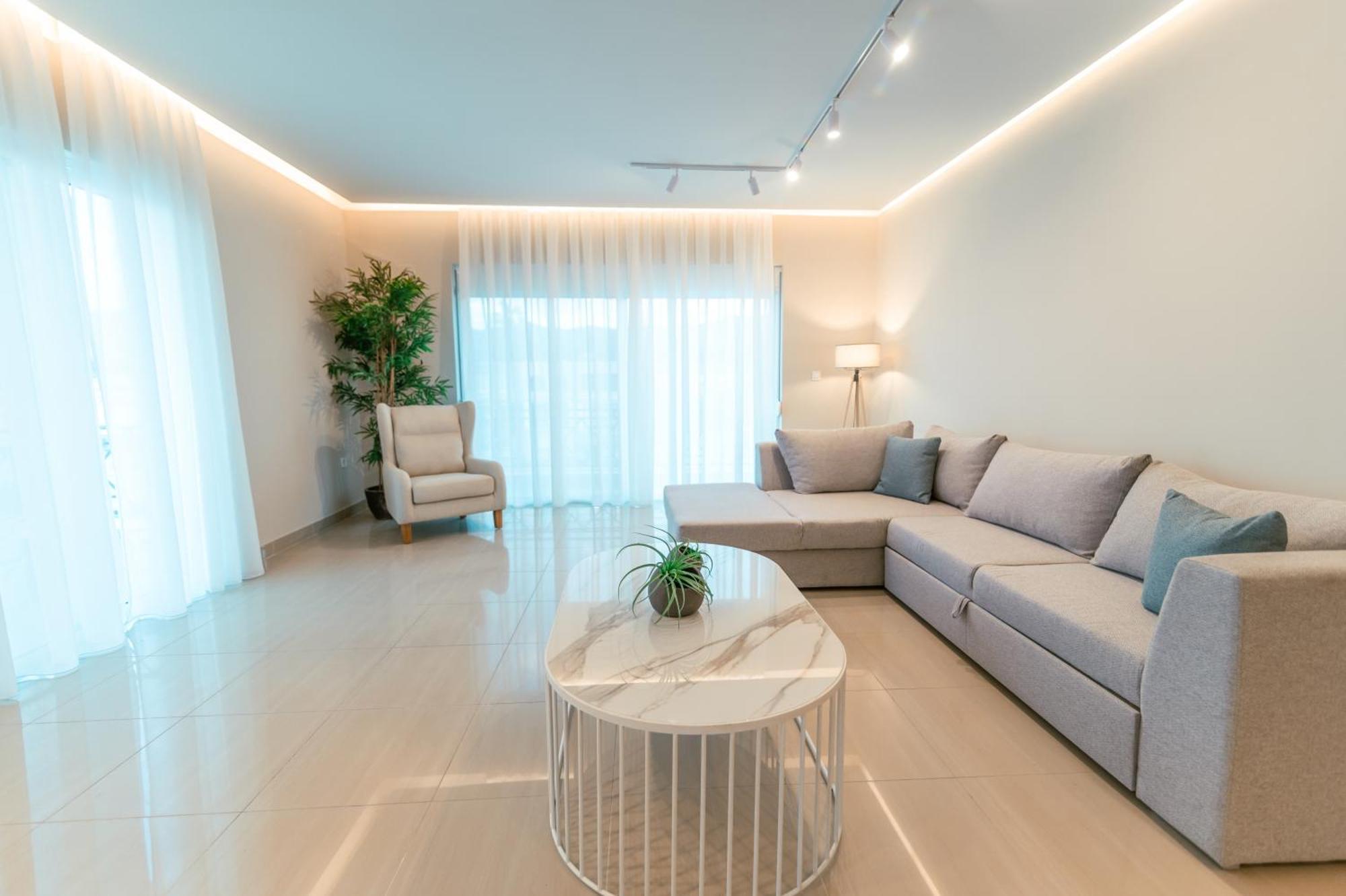 Brand New Elegant Suite Platánion Екстериор снимка