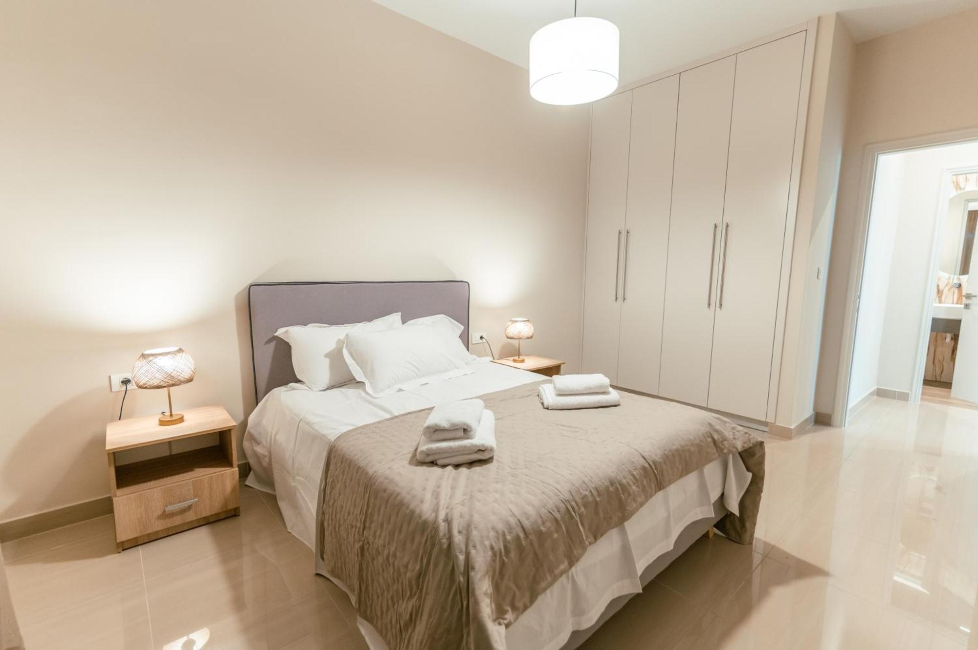 Brand New Elegant Suite Platánion Екстериор снимка