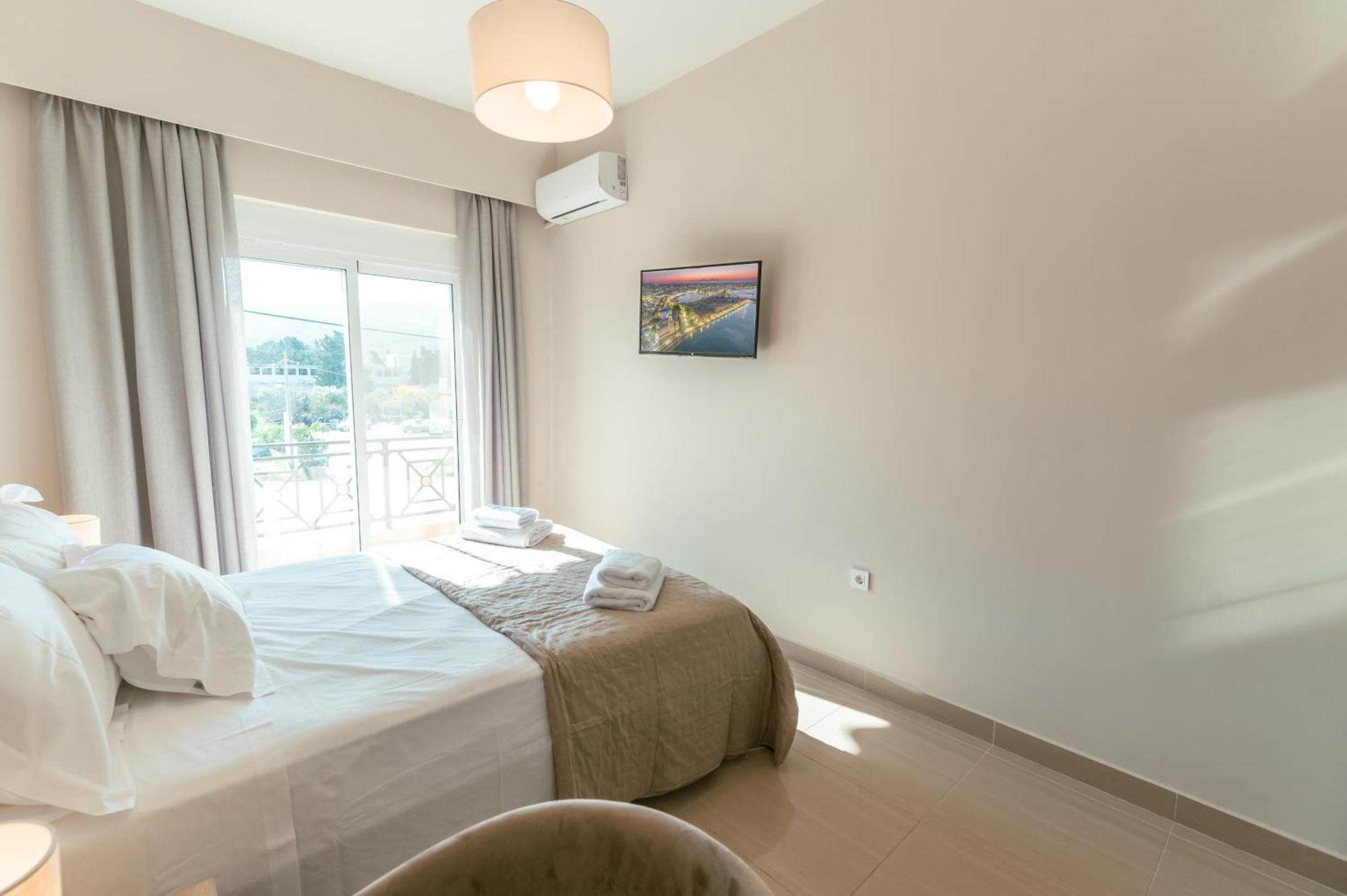 Brand New Elegant Suite Platánion Екстериор снимка