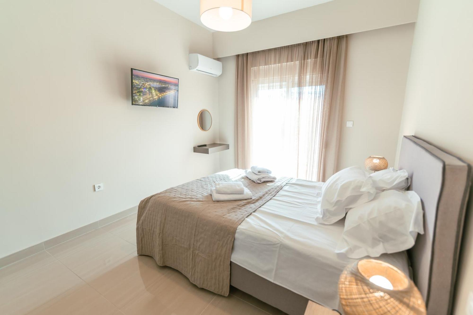 Brand New Elegant Suite Platánion Екстериор снимка