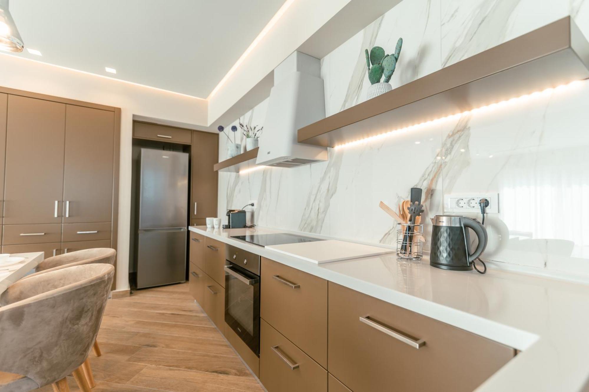 Brand New Elegant Suite Platánion Екстериор снимка